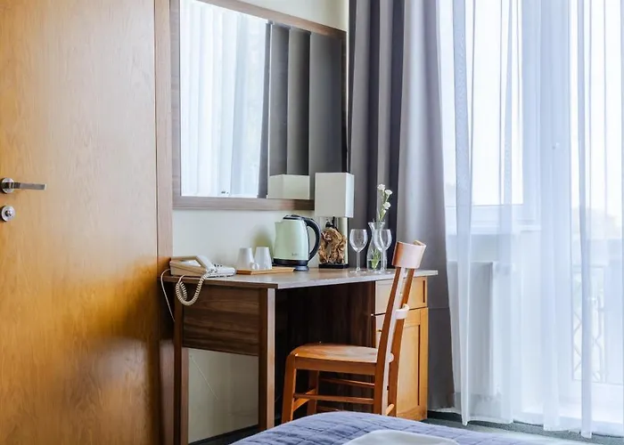 מלון Dom Marynarza 2*